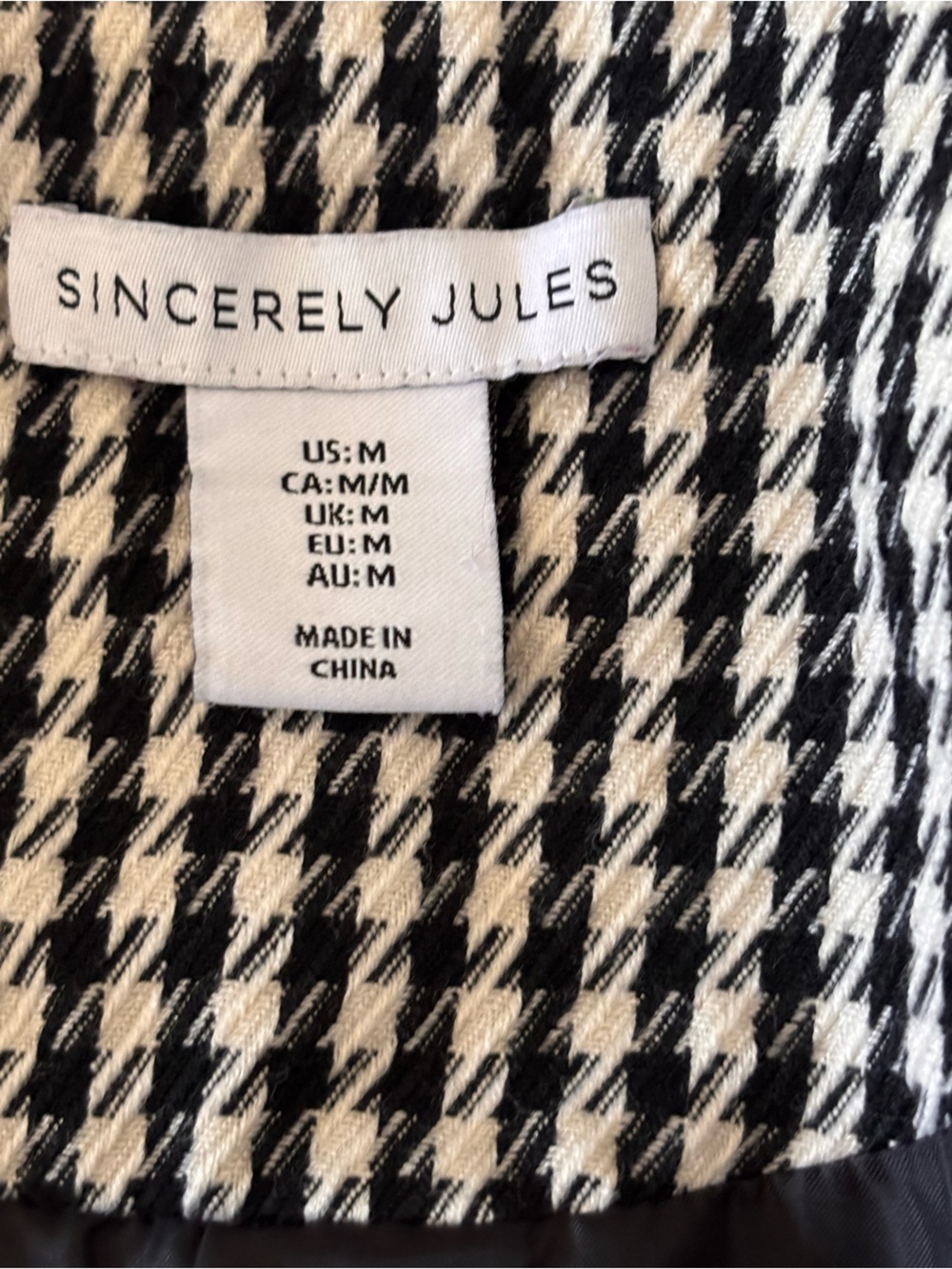 Sincerely Jules Black & White Houndstooth Sleeveless Blazer Vest - Picture 5 of 8
